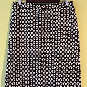 Knee length pencil skirt, black and white